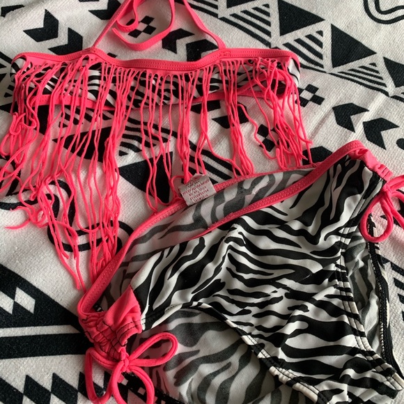 2 Piece Swim Wear - Picture 1 of 4